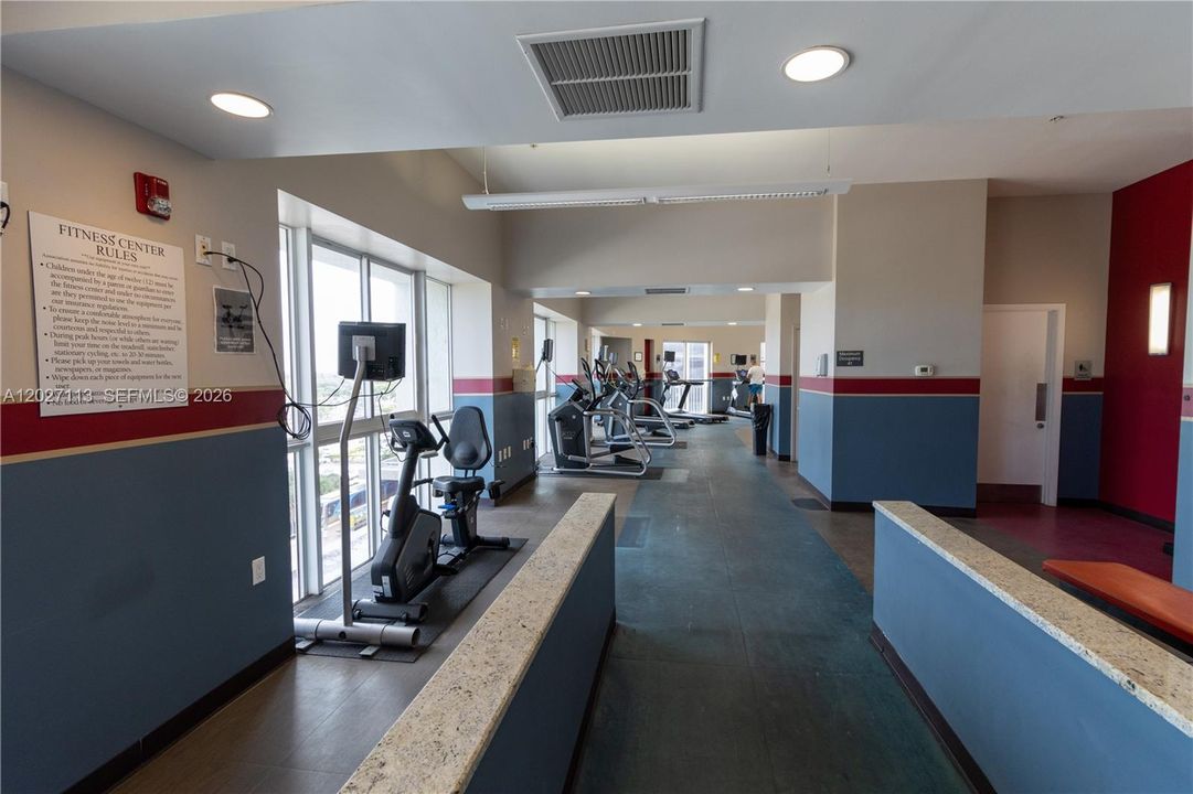 Active With Contract: $400,000 (2 beds, 2 baths, 947 Square Feet)