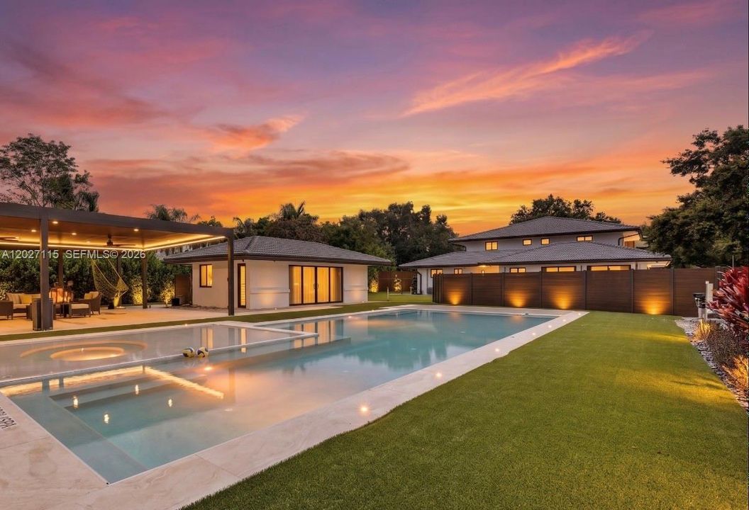 For Sale: $3,975,000 (6 beds, 6 baths, 6472 Square Feet)
