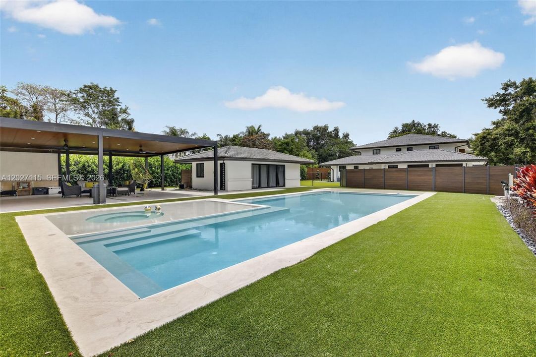 For Sale: $3,975,000 (6 beds, 6 baths, 6472 Square Feet)