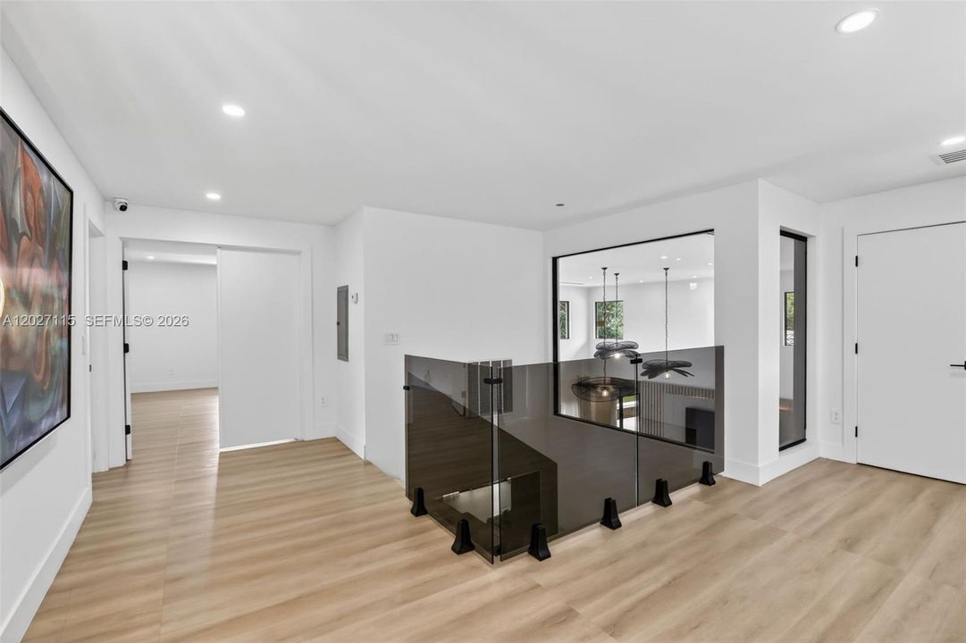 For Sale: $3,975,000 (6 beds, 6 baths, 6472 Square Feet)