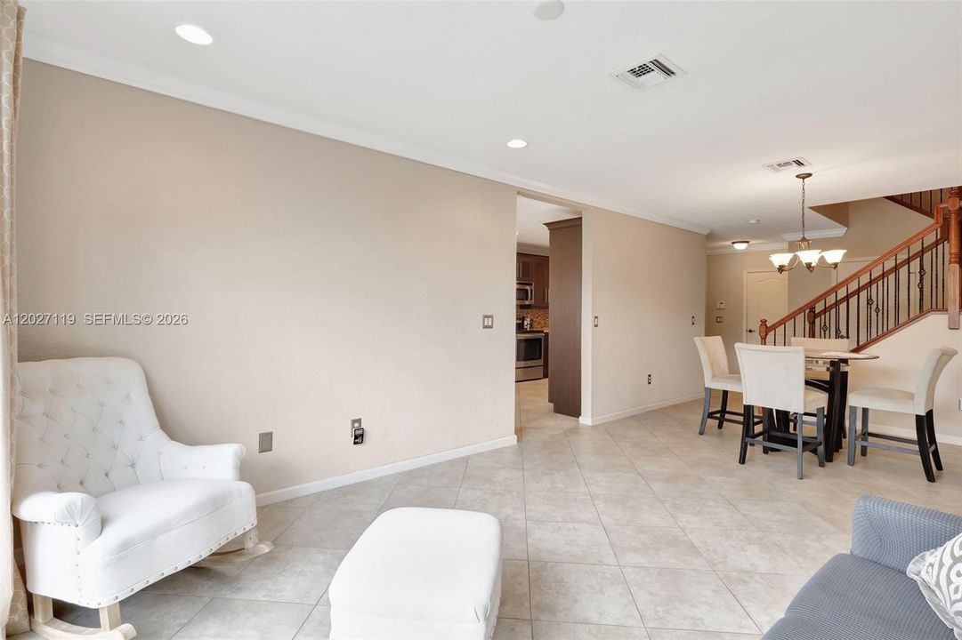 Active With Contract: $3,000 (3 beds, 2 baths, 1851 Square Feet)