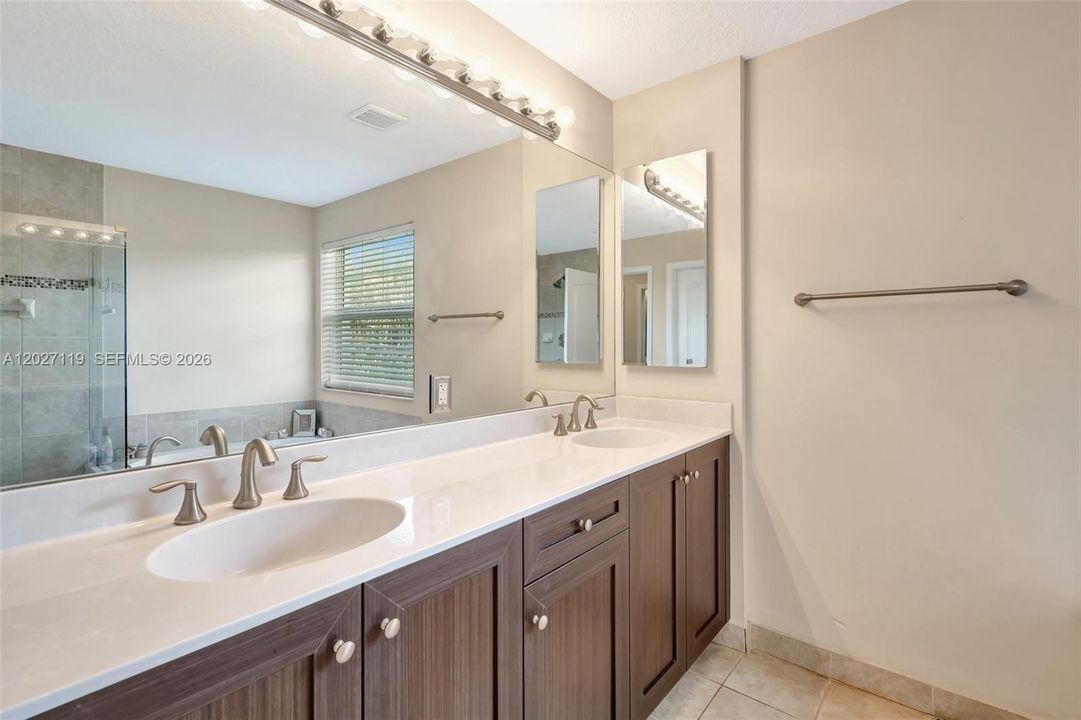Active With Contract: $3,000 (3 beds, 2 baths, 1851 Square Feet)