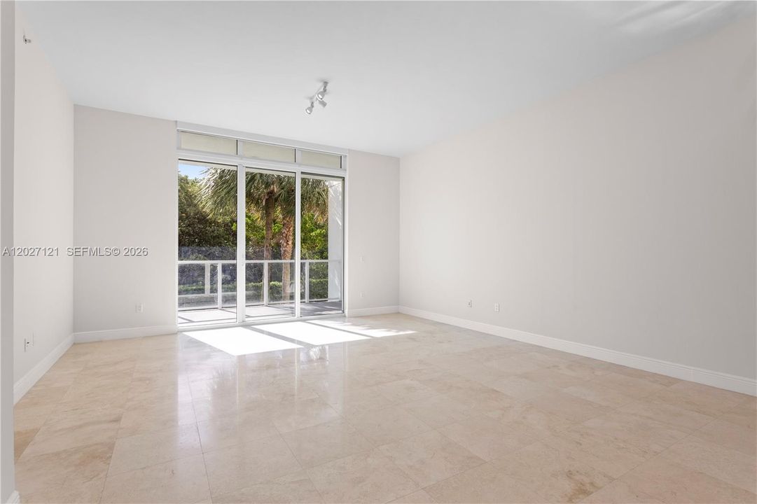 For Sale: $400,000 (2 beds, 2 baths, 1763 Square Feet)