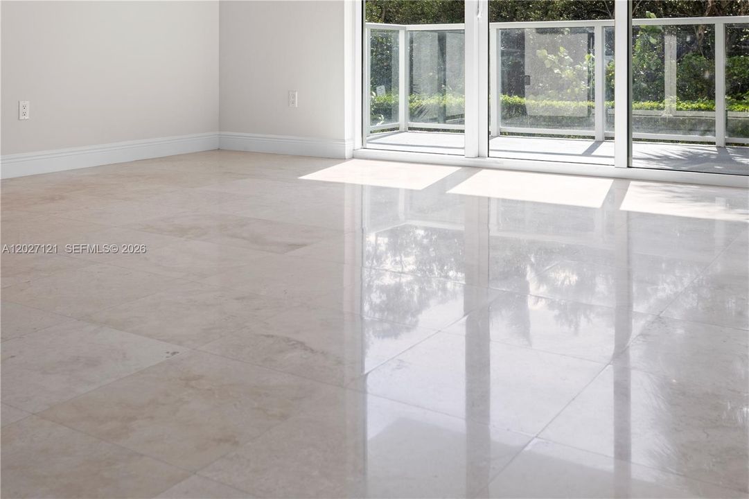 NEWLY POLISHED MARBLE - IMPECCABLE!