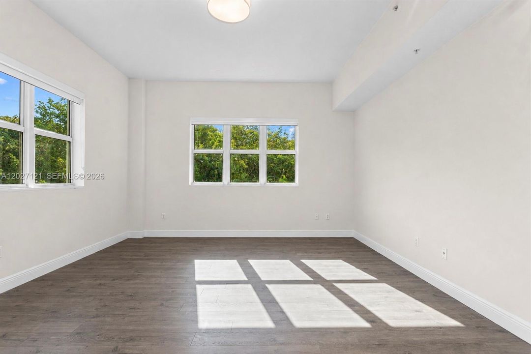 For Sale: $400,000 (2 beds, 2 baths, 1763 Square Feet)