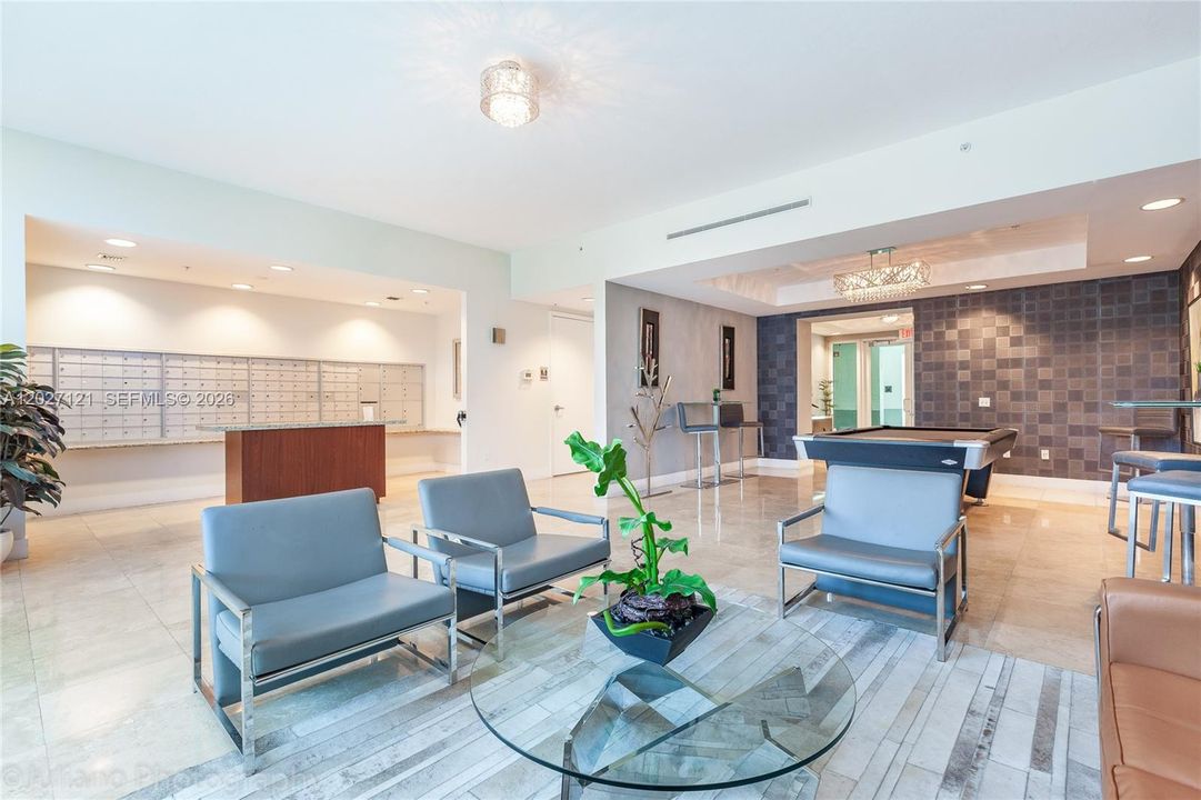 For Sale: $400,000 (2 beds, 2 baths, 1763 Square Feet)