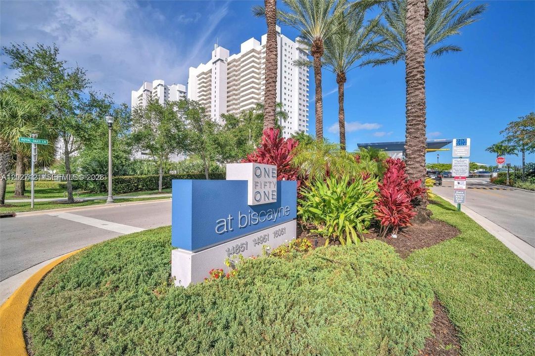 For Sale: $400,000 (2 beds, 2 baths, 1763 Square Feet)