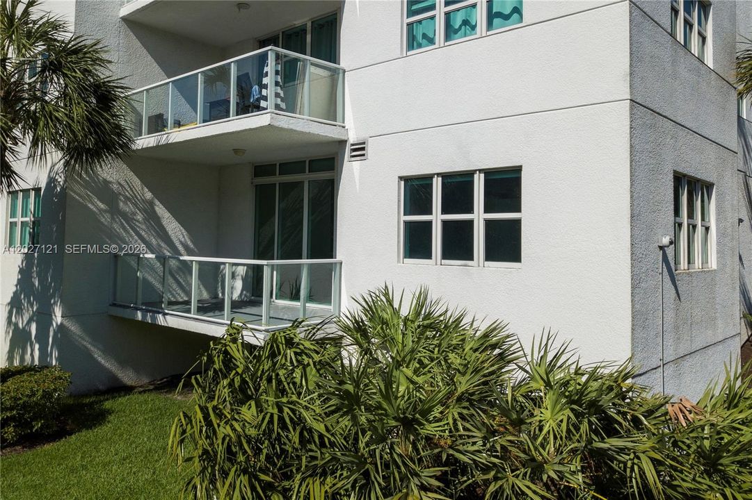 For Sale: $400,000 (2 beds, 2 baths, 1763 Square Feet)
