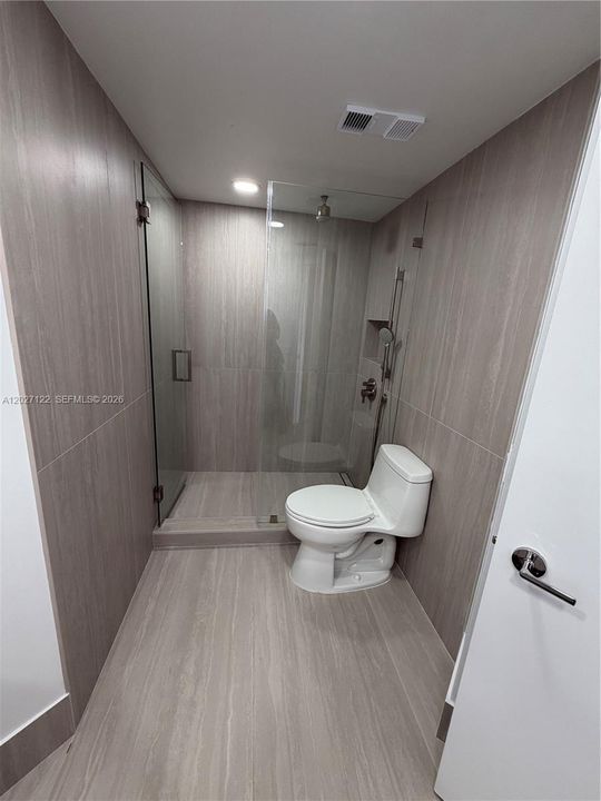 В аренду: $5,000 (3 спален, 2 ванн, 2000 Квадратных фут)