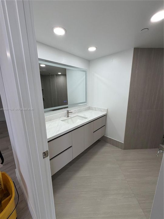 В аренду: $5,000 (3 спален, 2 ванн, 2000 Квадратных фут)