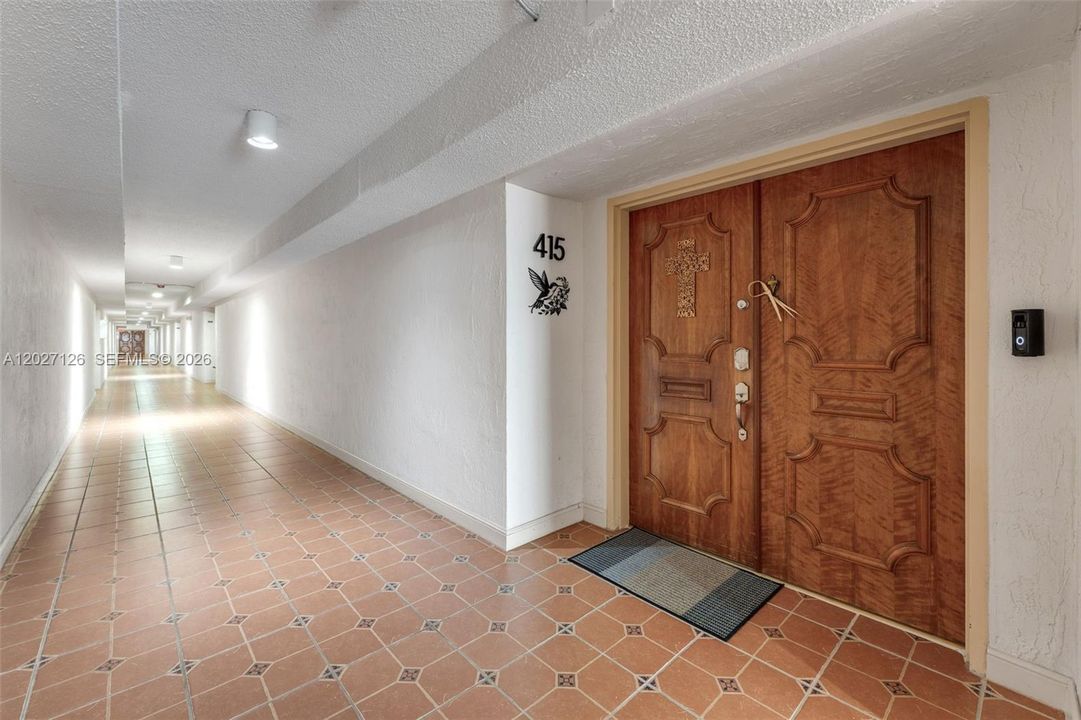 For Sale: $399,000 (2 beds, 2 baths, 1170 Square Feet)