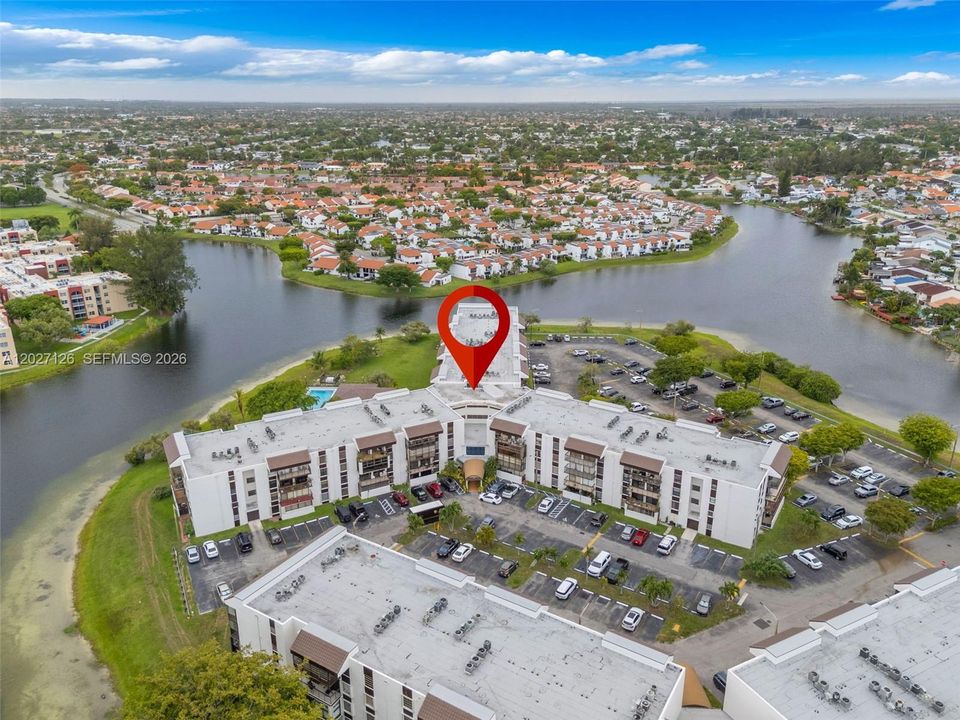 For Sale: $399,000 (2 beds, 2 baths, 1170 Square Feet)
