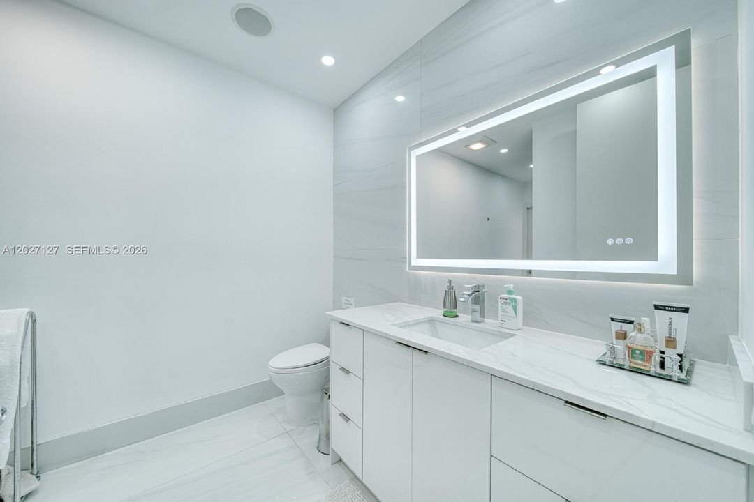 В аренду: $16,000 (5 спален, 3 ванн, 3219 Квадратных фут)