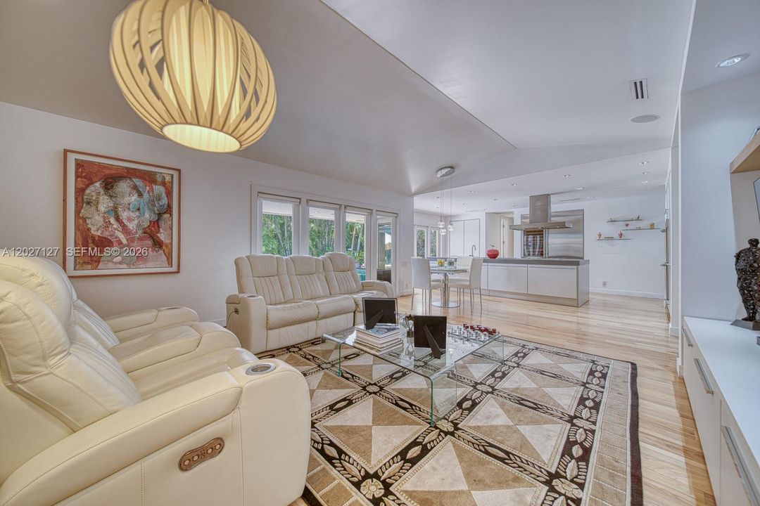 В аренду: $16,000 (5 спален, 3 ванн, 3219 Квадратных фут)