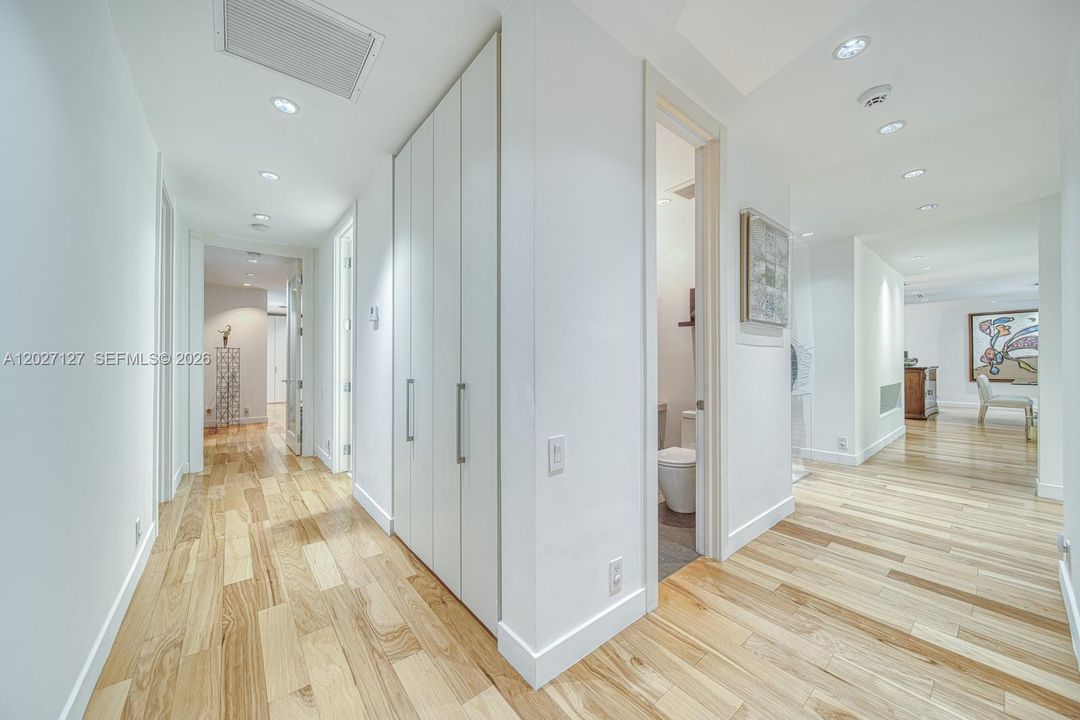 В аренду: $16,000 (5 спален, 3 ванн, 3219 Квадратных фут)