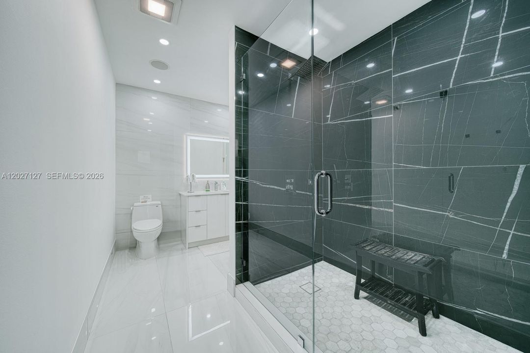 В аренду: $16,000 (5 спален, 3 ванн, 3219 Квадратных фут)