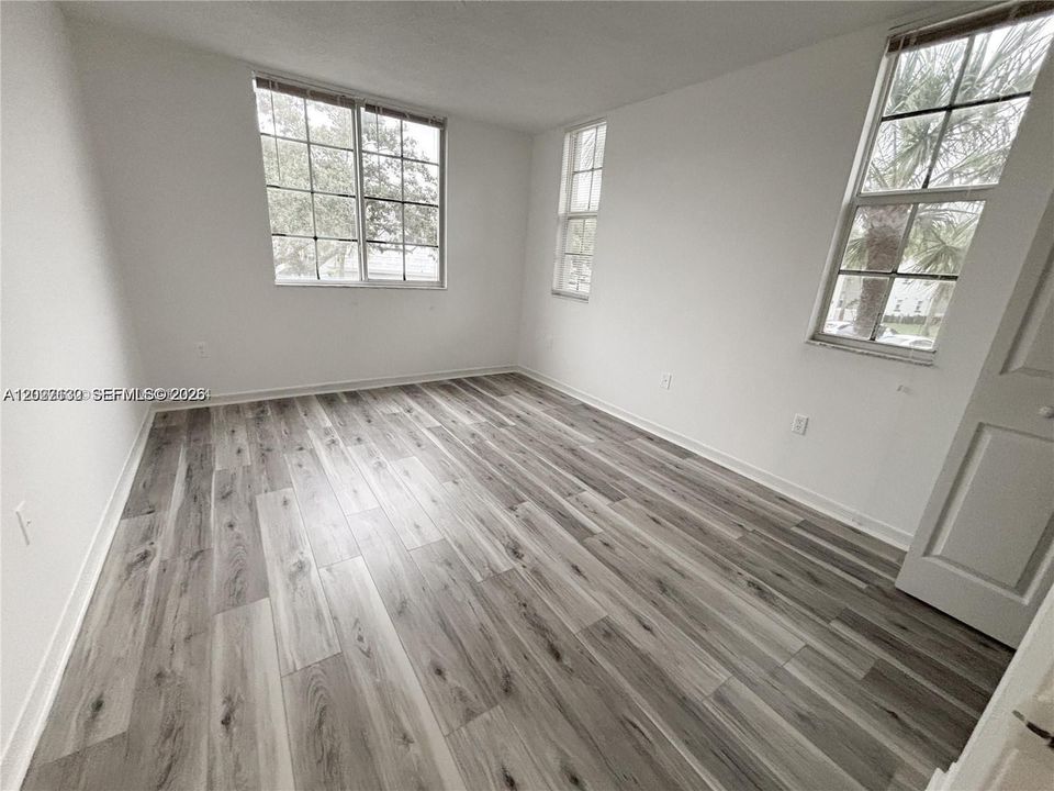 En Renta: $2,750 (3 camas, 2 baños, 1240 Pies cuadrados)