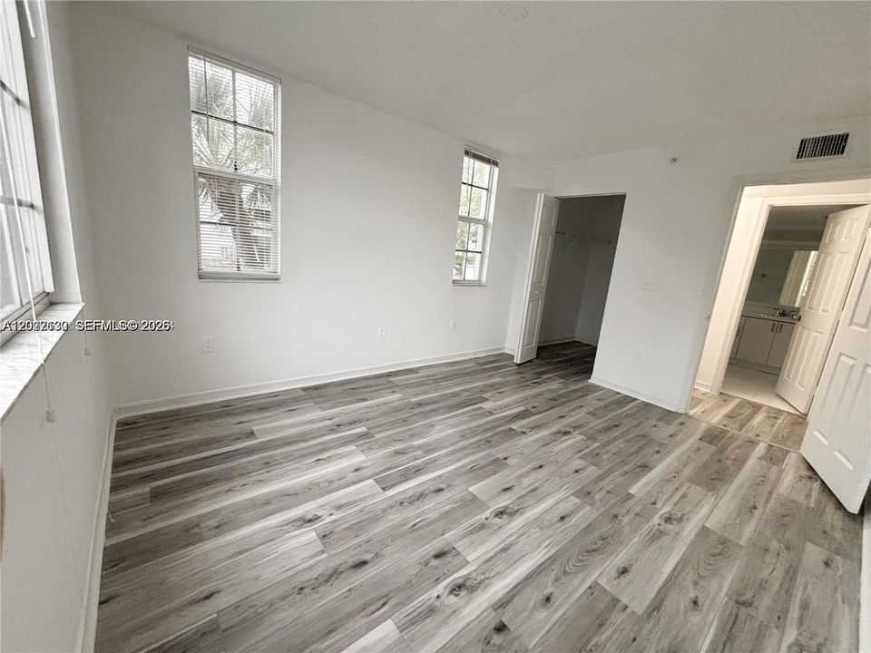 En Renta: $2,750 (3 camas, 2 baños, 1240 Pies cuadrados)
