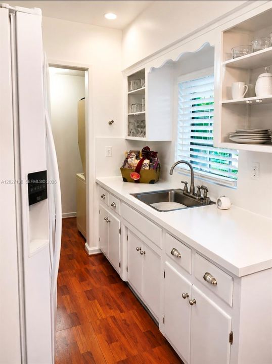 For Sale: $585,000 (3 beds, 2 baths, 1462 Square Feet)