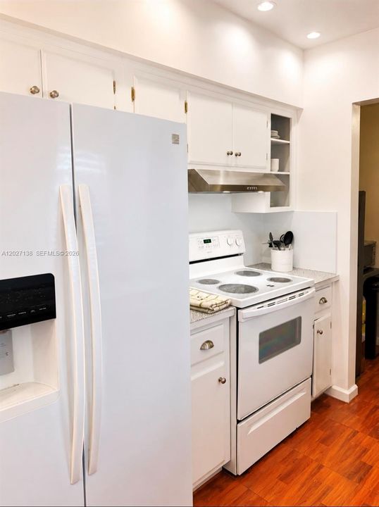 For Sale: $585,000 (3 beds, 2 baths, 1462 Square Feet)