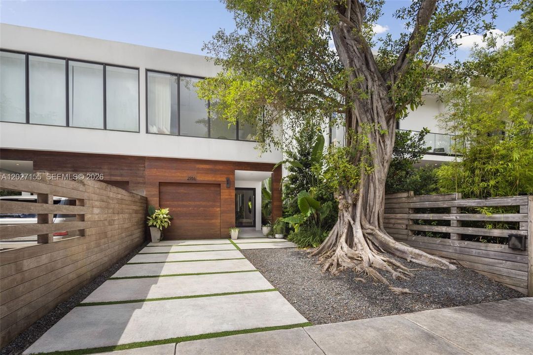 For Sale: $2,975,000 (4 beds, 3 baths, 3108 Square Feet)