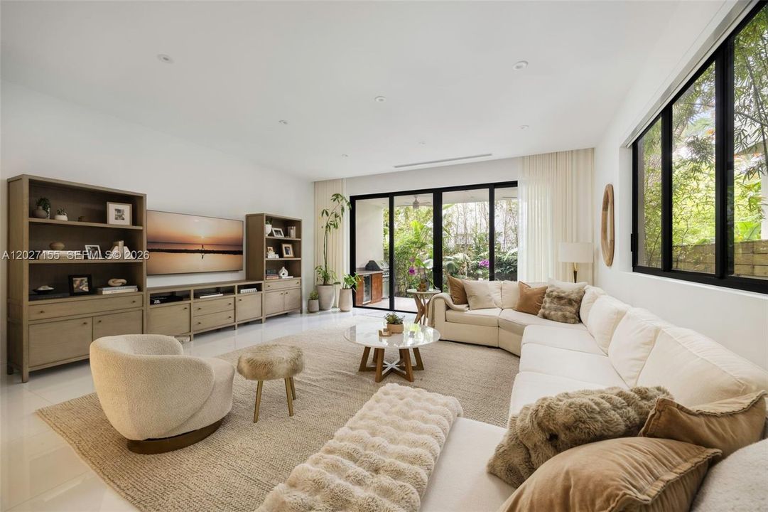 For Sale: $2,975,000 (4 beds, 3 baths, 3108 Square Feet)