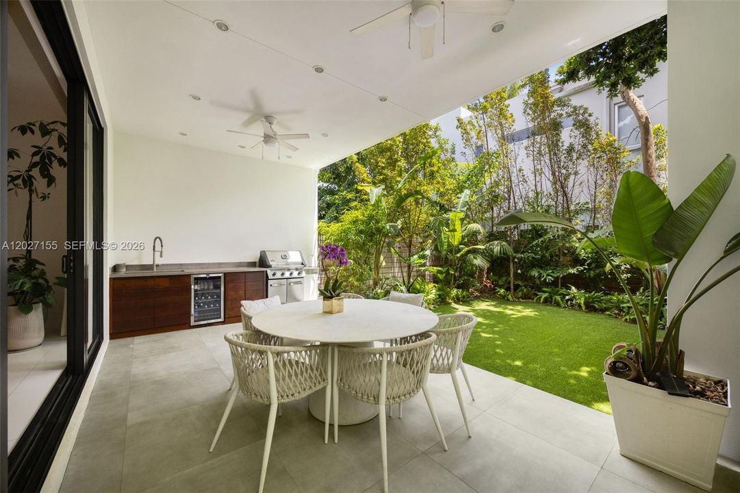 For Sale: $2,975,000 (4 beds, 3 baths, 3108 Square Feet)