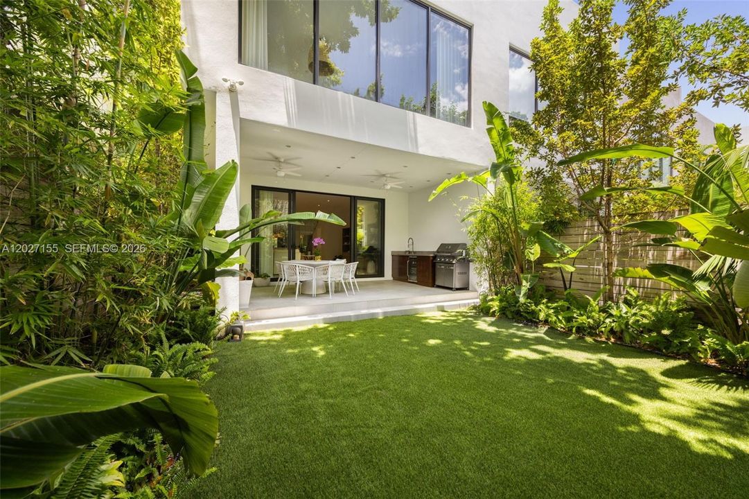 For Sale: $2,975,000 (4 beds, 3 baths, 3108 Square Feet)