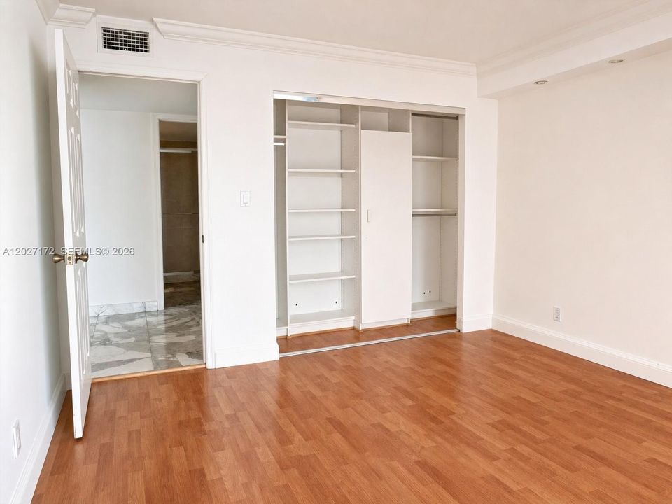 Под контрактом: $875,000 (3 спален, 3 ванн, 2124 Квадратных фут)