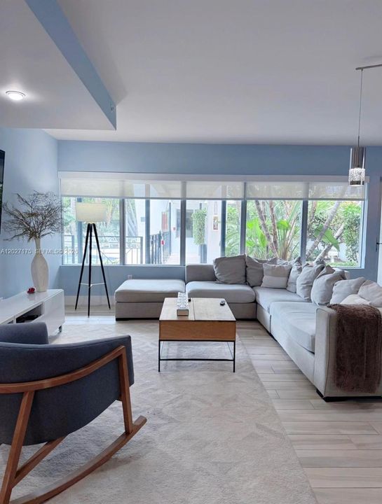 For Rent: $4,950 (2 beds, 2 baths, 1291 Square Feet)