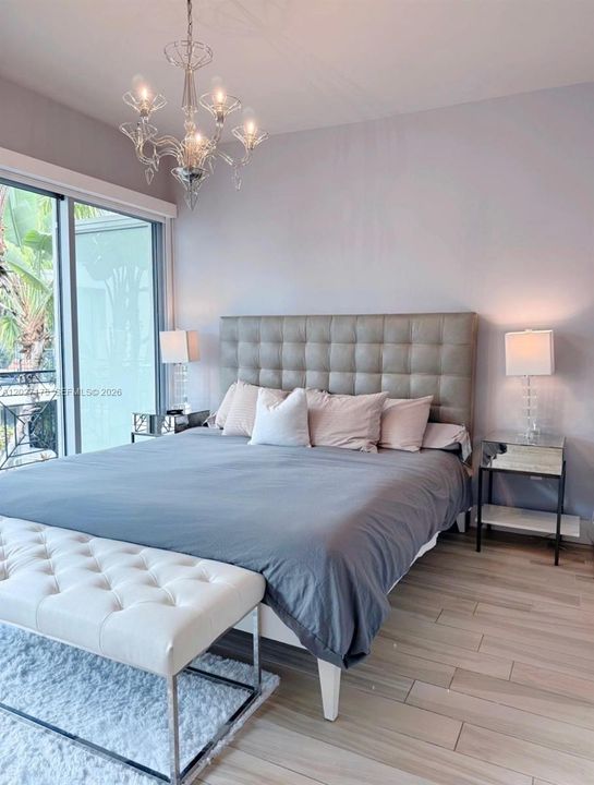 For Rent: $4,950 (2 beds, 2 baths, 1291 Square Feet)