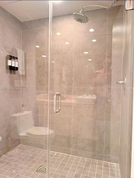 For Rent: $4,950 (2 beds, 2 baths, 1291 Square Feet)