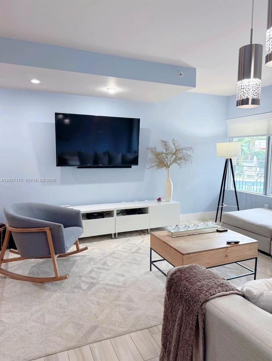For Rent: $4,950 (2 beds, 2 baths, 1291 Square Feet)