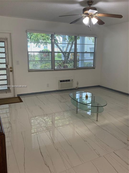 For Rent: $1,500 (1 beds, 1 baths, 585 Square Feet)