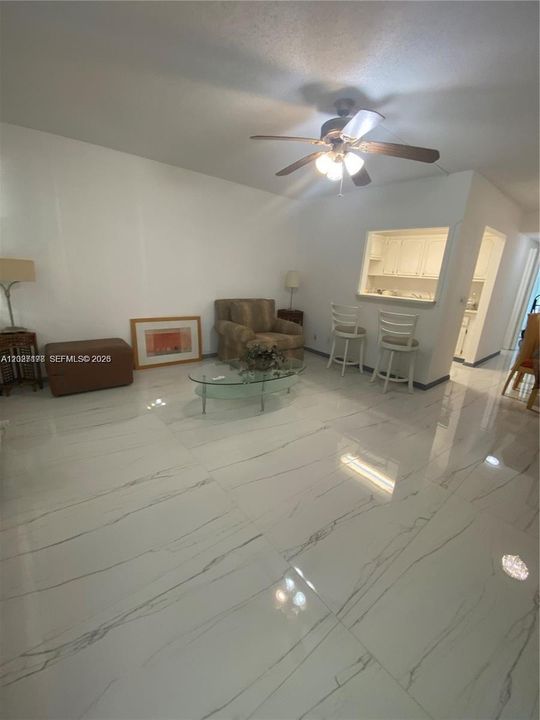 For Rent: $1,500 (1 beds, 1 baths, 585 Square Feet)