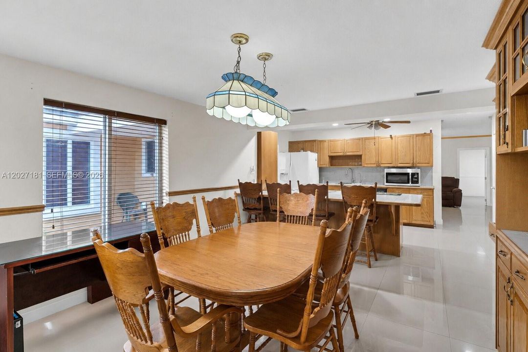 For Sale: $689,999 (4 beds, 3 baths, 2522 Square Feet)