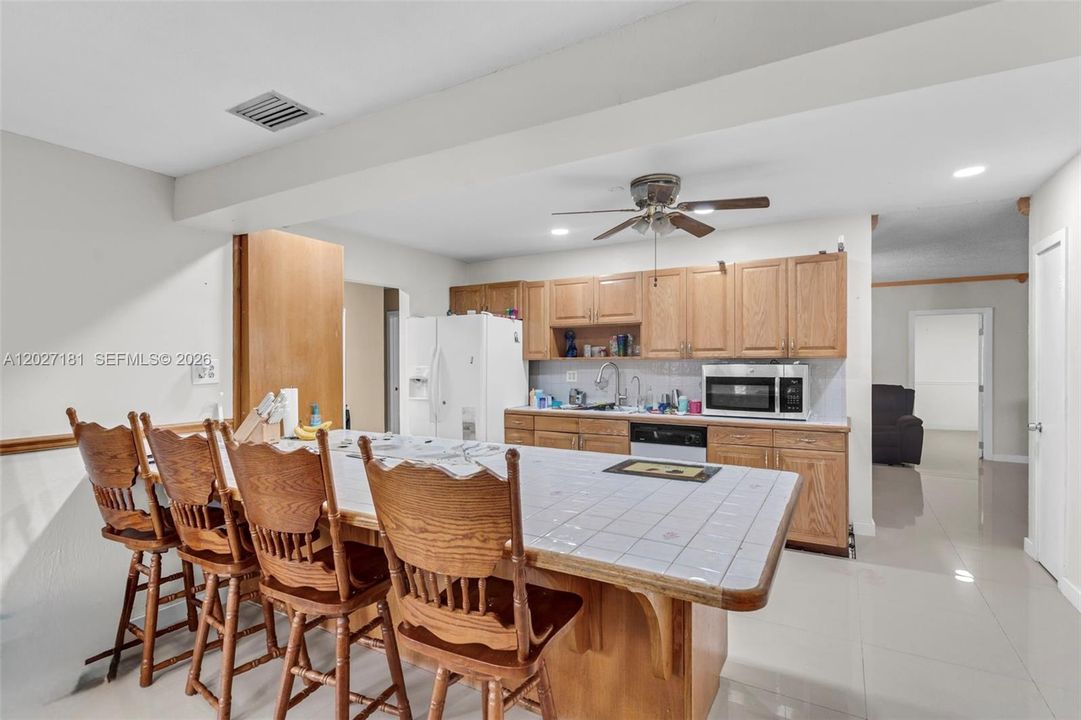 For Sale: $689,999 (4 beds, 3 baths, 2522 Square Feet)
