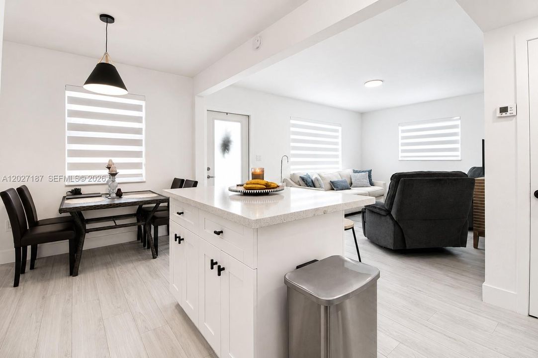 For Sale: $769,900 (3 beds, 2 baths, 988 Square Feet)