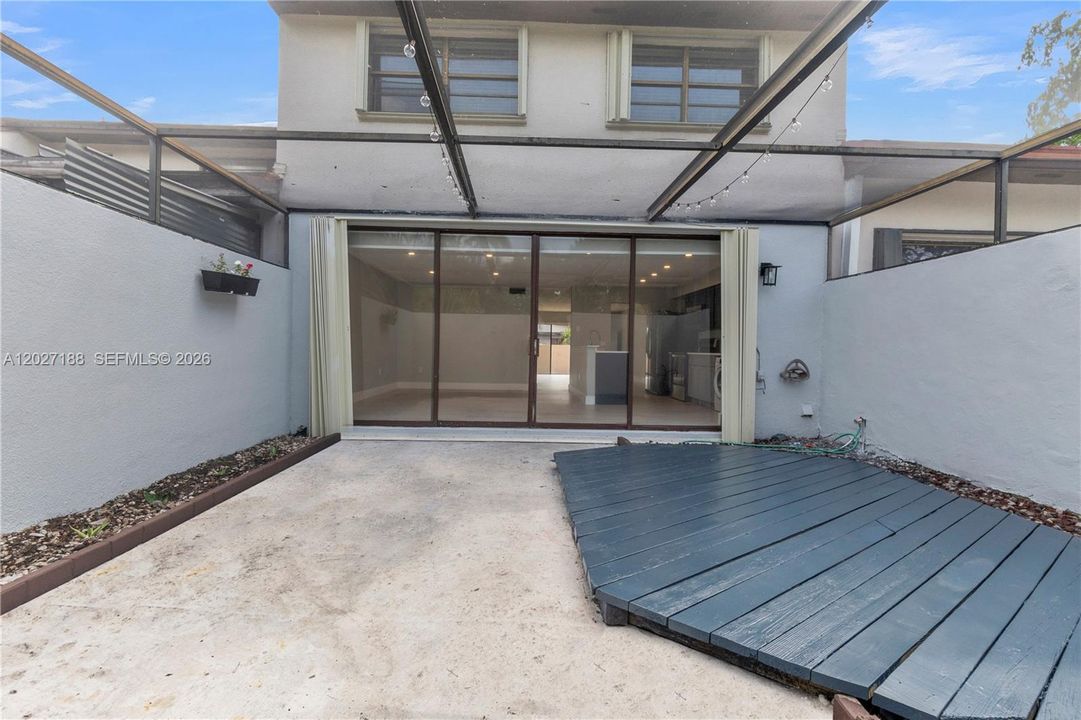 Active With Contract: $3,450 (3 beds, 2 baths, 1780 Square Feet)