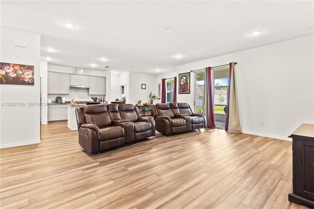 For Sale: $457,000 (4 beds, 3 baths, 2337 Square Feet)