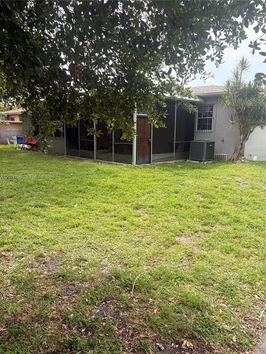 For Sale: $600,000 (2 beds, 2 baths, 1390 Square Feet)