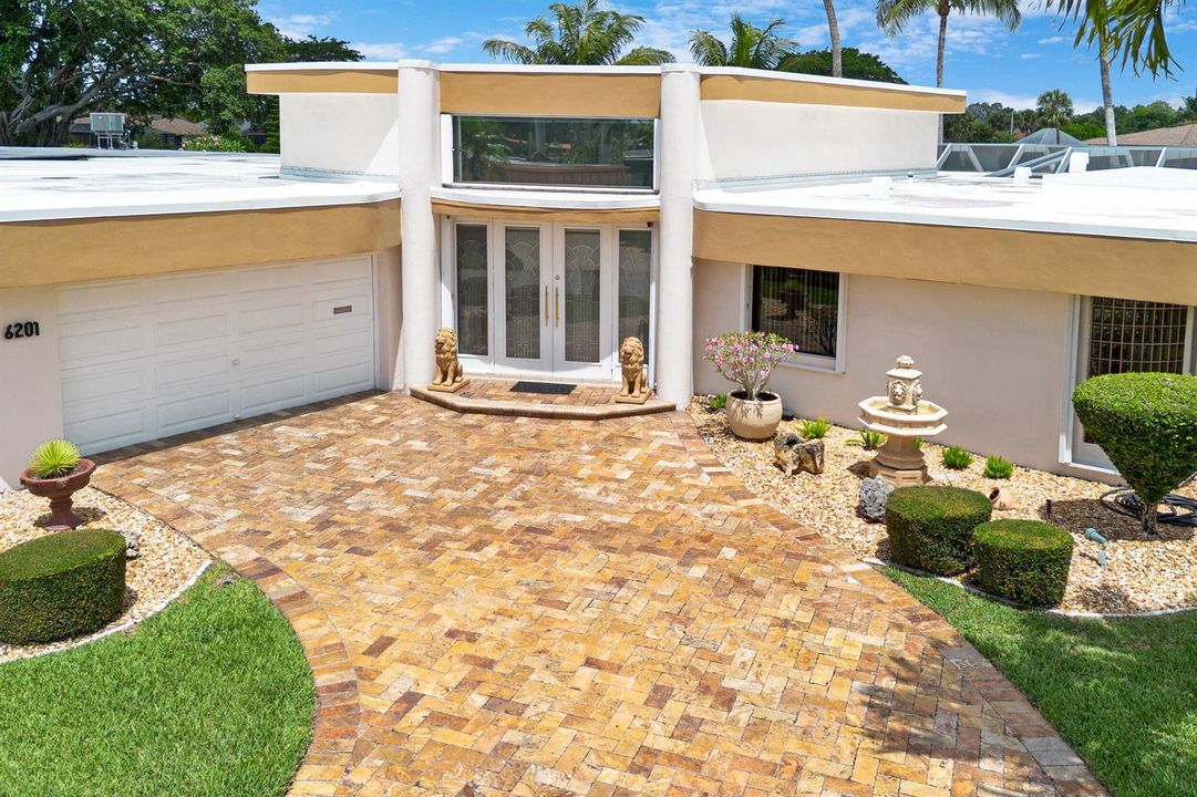 accutour_6201 royal poinciana ln tamarac