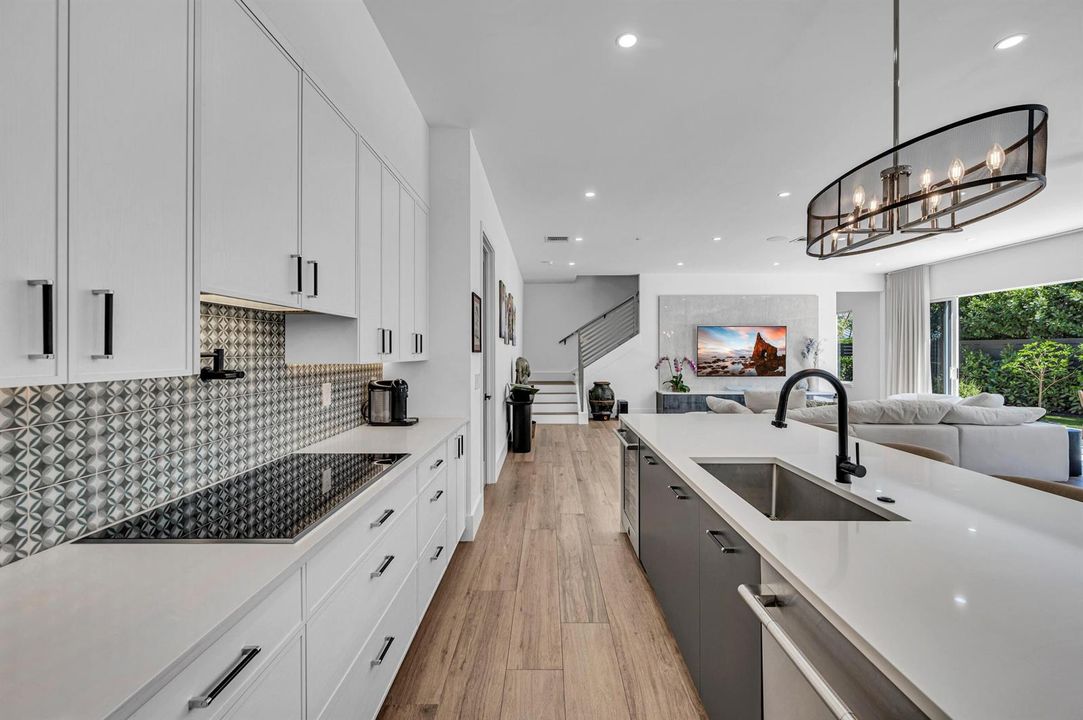618 NE 15th AVE-37