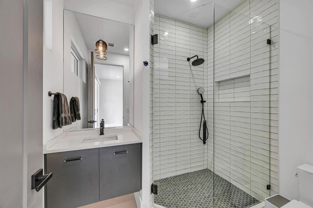 618 NE 15th AVE-57