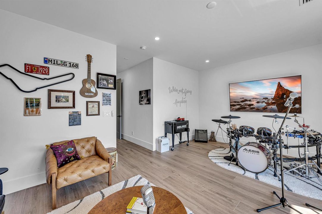 618 NE 15th AVE-63