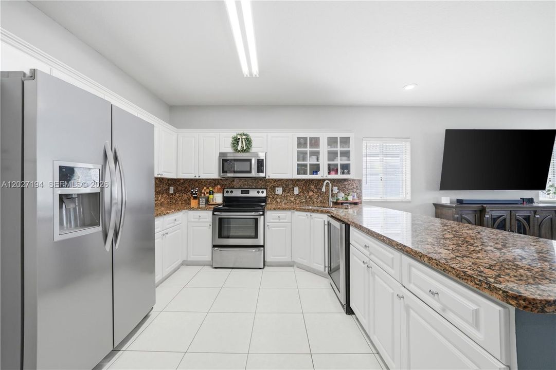 For Sale: $780,000 (3 beds, 2 baths, 1963 Square Feet)