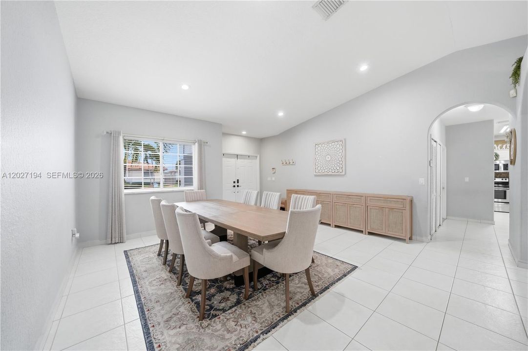 For Sale: $780,000 (3 beds, 2 baths, 1963 Square Feet)