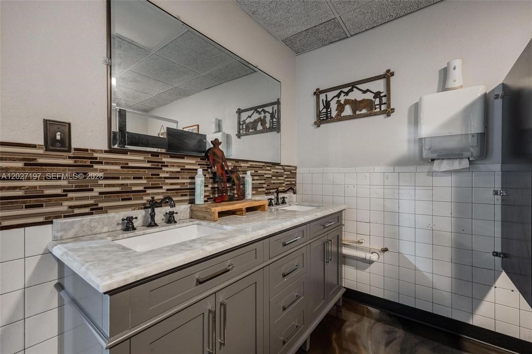 For Sale: $950,000 (0 beds, 0 baths, 0 Square Feet)