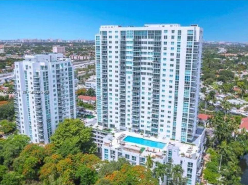 В аренду: $3,200 (2 спален, 2 ванн, 975 Квадратных фут)