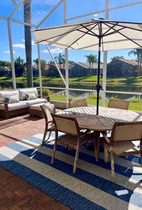 sneak peak of lanai, views